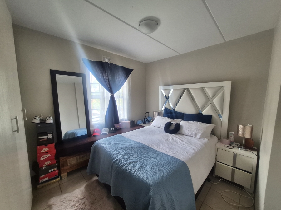 2 Bedroom Property for Sale in Noordwyk Gauteng
