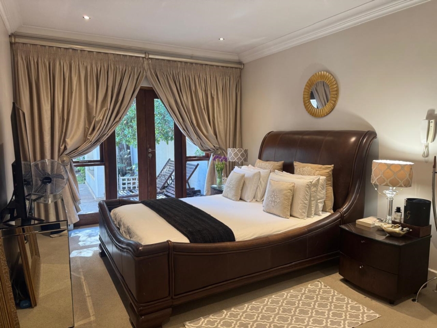 To Let 3 Bedroom Property for Rent in Sandhurst Gauteng
