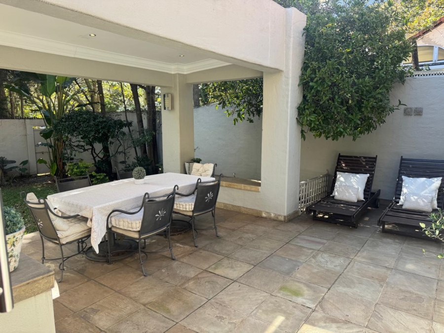 To Let 3 Bedroom Property for Rent in Sandhurst Gauteng