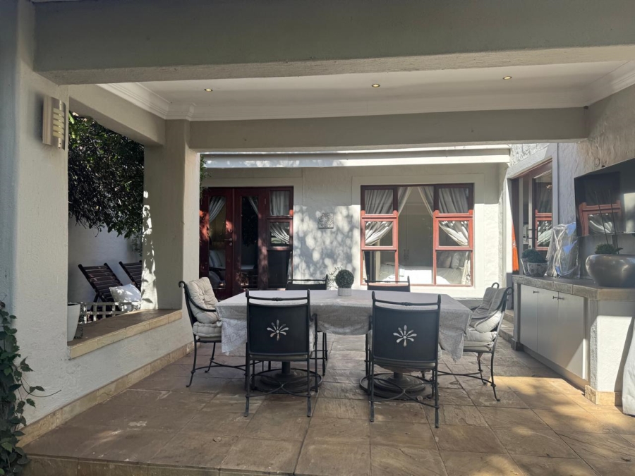 To Let 3 Bedroom Property for Rent in Sandhurst Gauteng