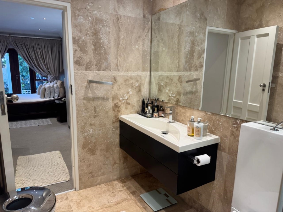 To Let 3 Bedroom Property for Rent in Sandhurst Gauteng