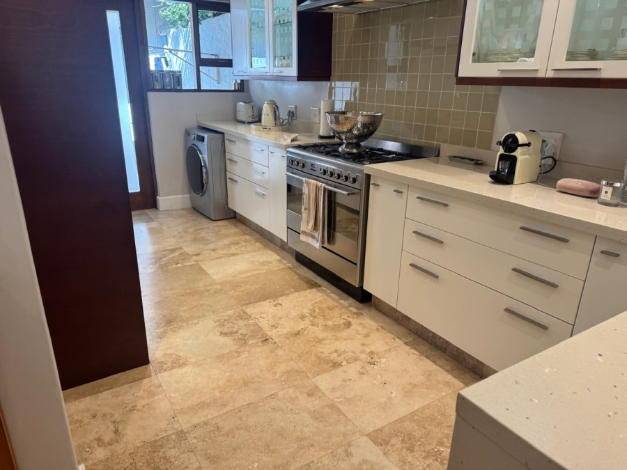 To Let 3 Bedroom Property for Rent in Sandhurst Gauteng
