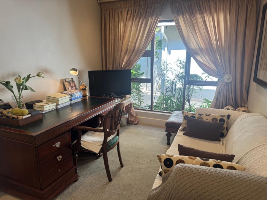 To Let 3 Bedroom Property for Rent in Sandhurst Gauteng