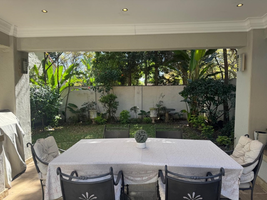 To Let 3 Bedroom Property for Rent in Sandhurst Gauteng