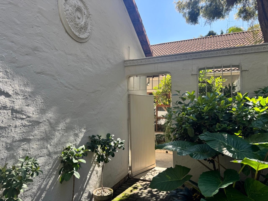 To Let 3 Bedroom Property for Rent in Sandhurst Gauteng