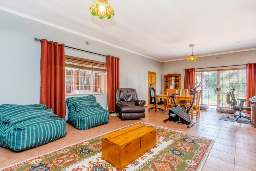 4 Bedroom Property for Sale in Linden Gauteng