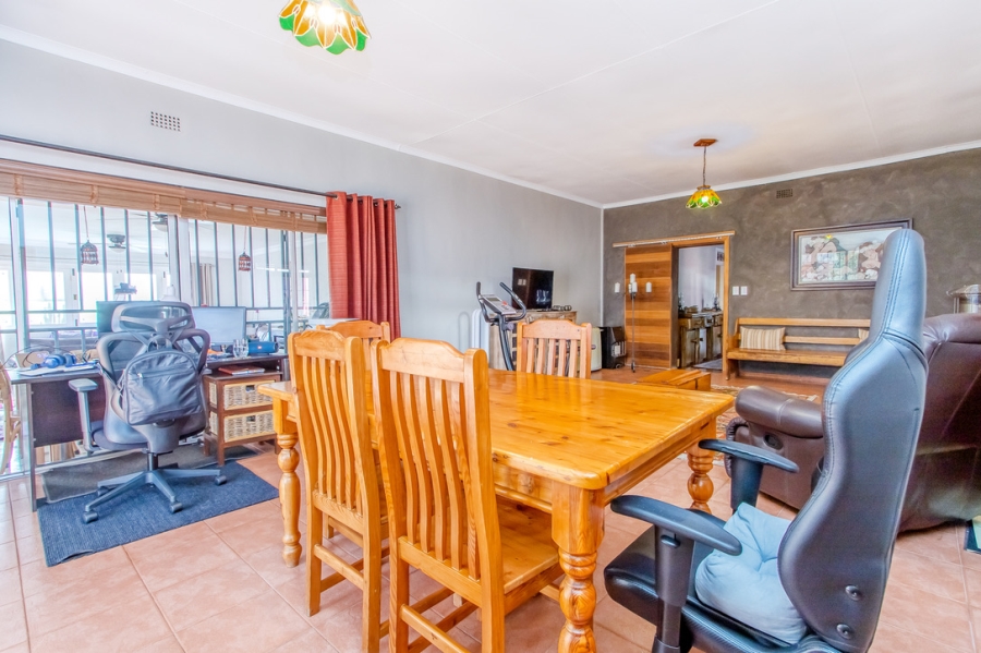 4 Bedroom Property for Sale in Linden Gauteng