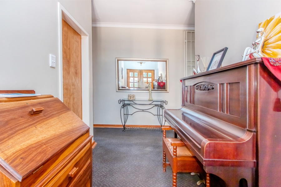 4 Bedroom Property for Sale in Linden Gauteng