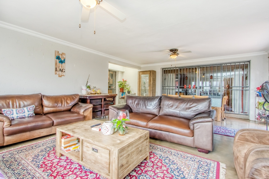 4 Bedroom Property for Sale in Linden Gauteng