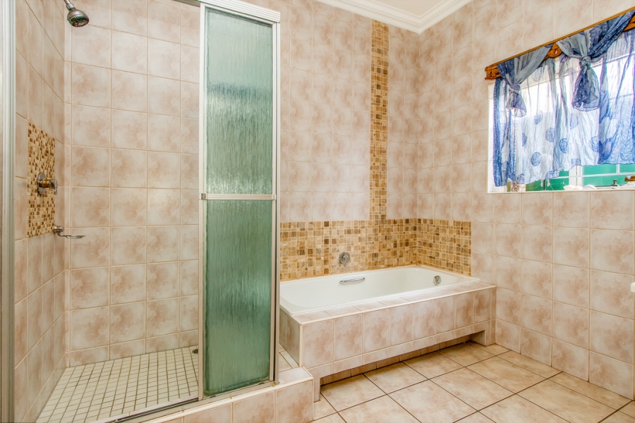 4 Bedroom Property for Sale in Linden Gauteng