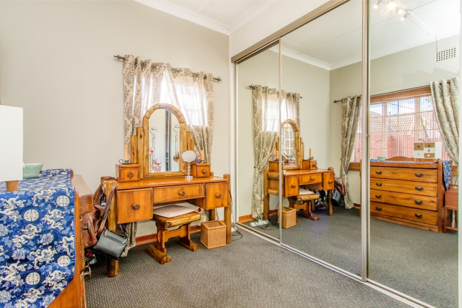 4 Bedroom Property for Sale in Linden Gauteng
