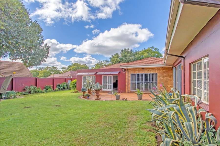 4 Bedroom Property for Sale in Linden Gauteng