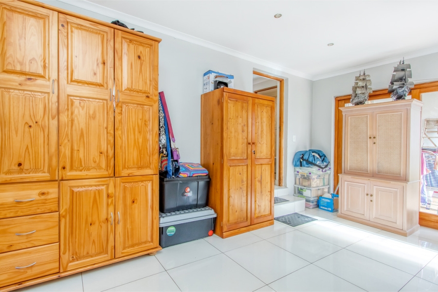 4 Bedroom Property for Sale in Linden Gauteng