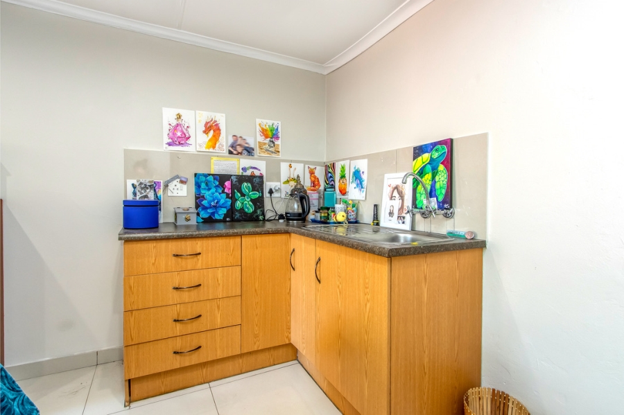 4 Bedroom Property for Sale in Linden Gauteng