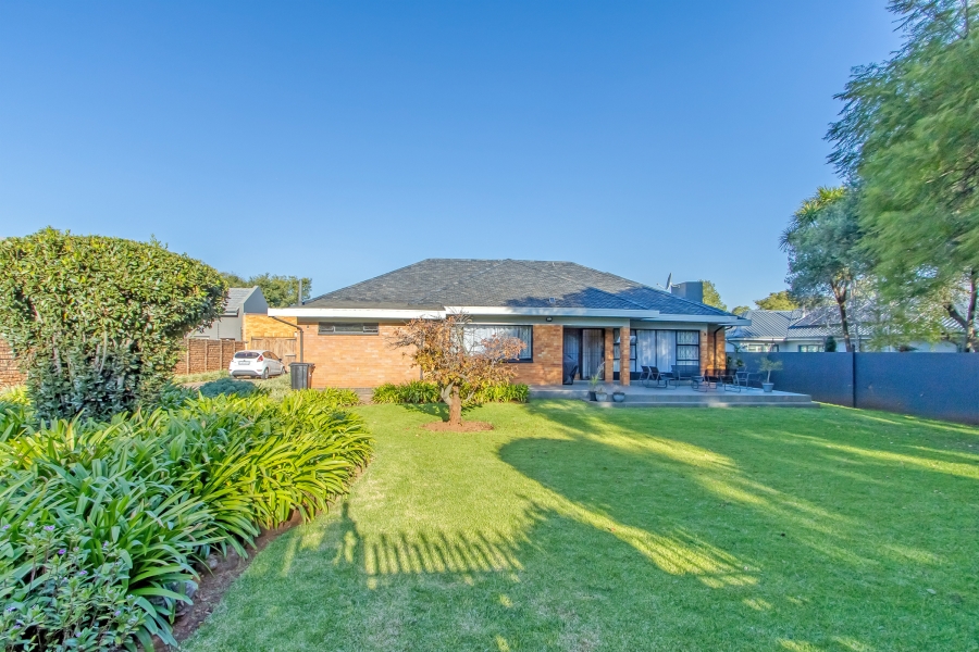 To Let 3 Bedroom Property for Rent in Linden Gauteng