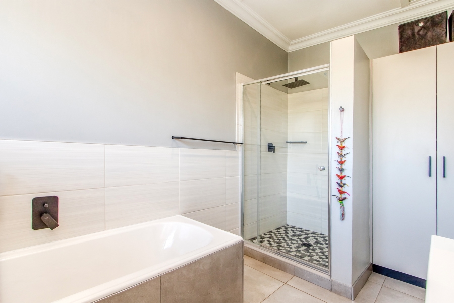To Let 3 Bedroom Property for Rent in Linden Gauteng