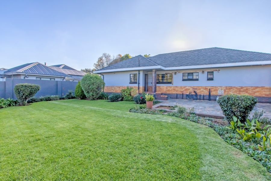 To Let 3 Bedroom Property for Rent in Linden Gauteng