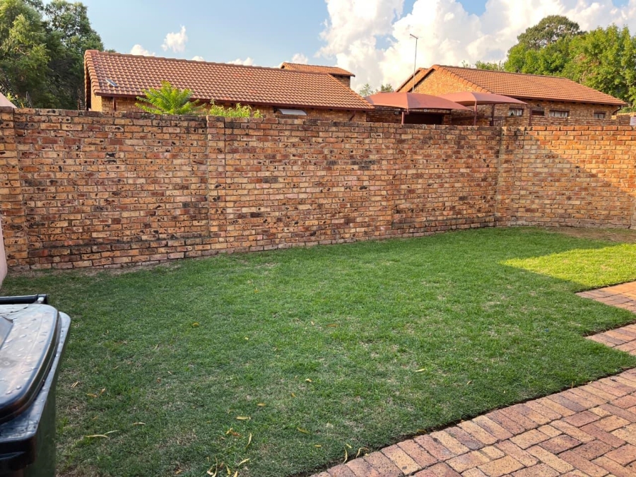 To Let 2 Bedroom Property for Rent in Halfway Gardens Gauteng