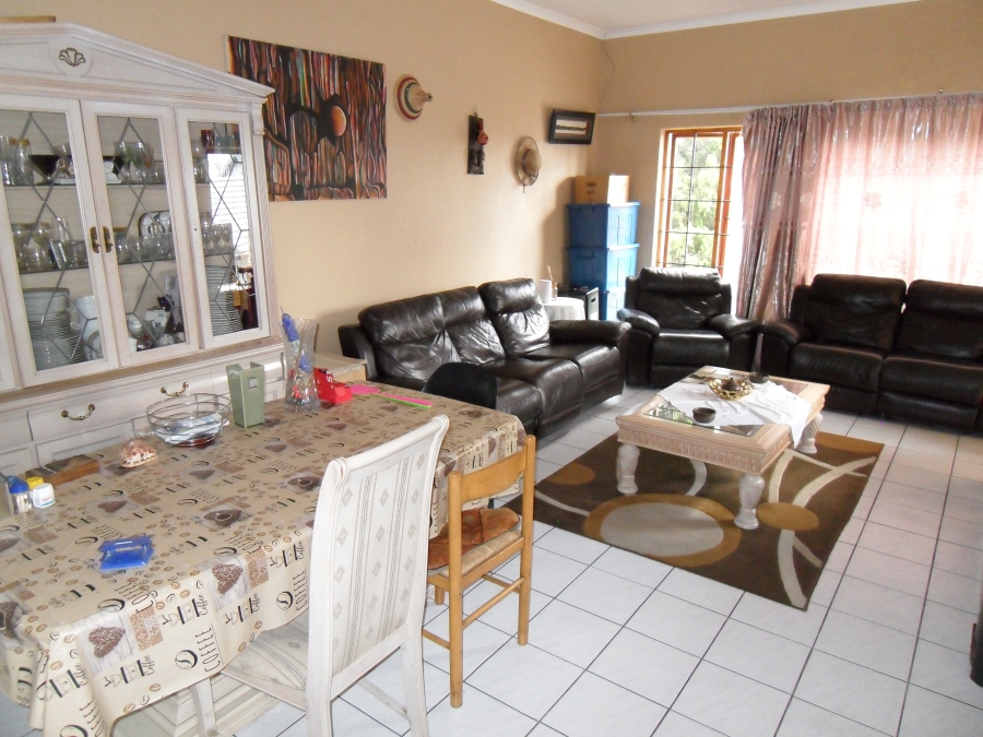 2 Bedroom Property for Sale in Corlett Gardens Gauteng