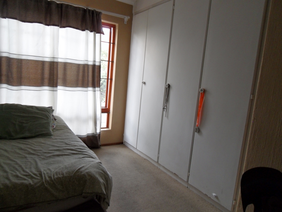 2 Bedroom Property for Sale in Corlett Gardens Gauteng