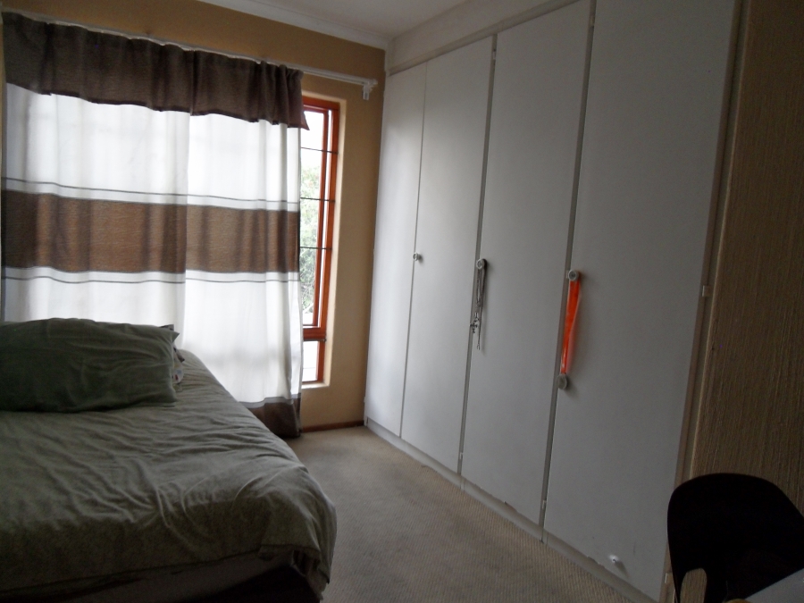 2 Bedroom Property for Sale in Corlett Gardens Gauteng