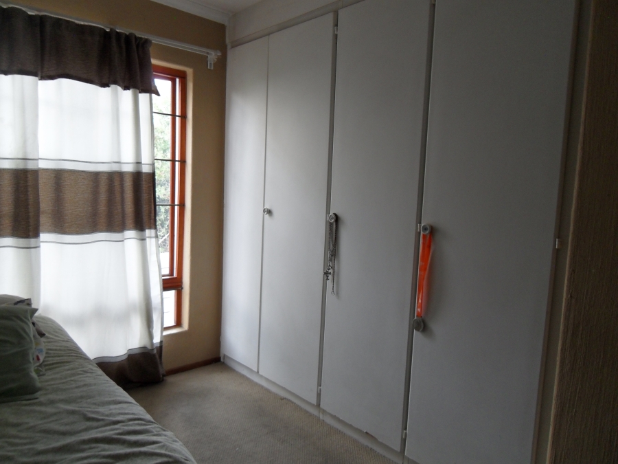 2 Bedroom Property for Sale in Corlett Gardens Gauteng