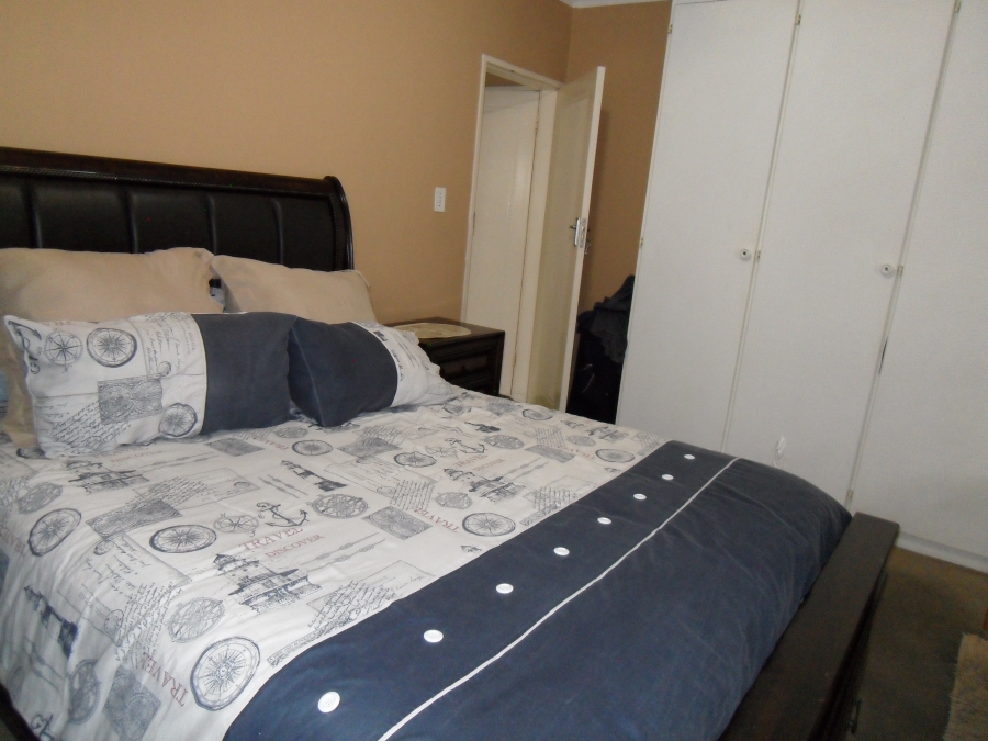 2 Bedroom Property for Sale in Corlett Gardens Gauteng