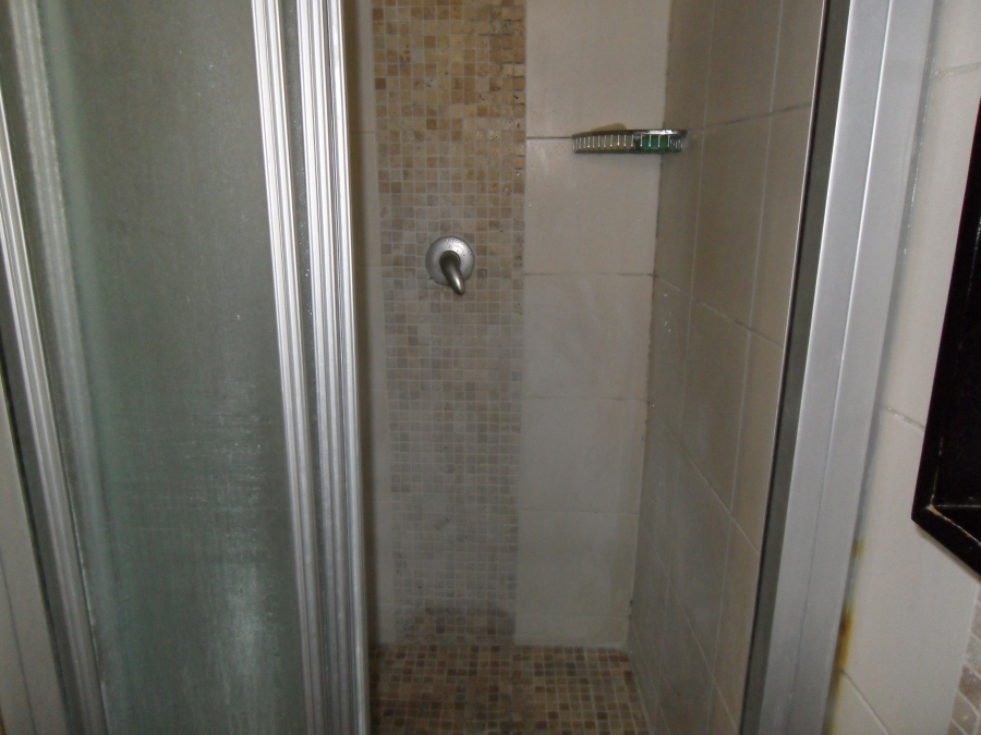 2 Bedroom Property for Sale in Corlett Gardens Gauteng