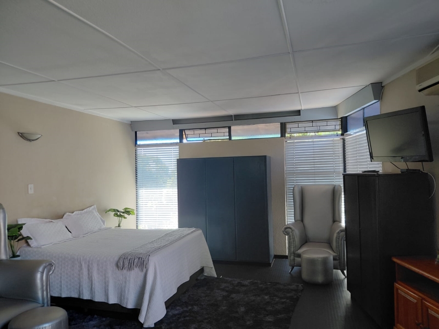 1 Bedroom Property for Sale in Florida Hills Gauteng