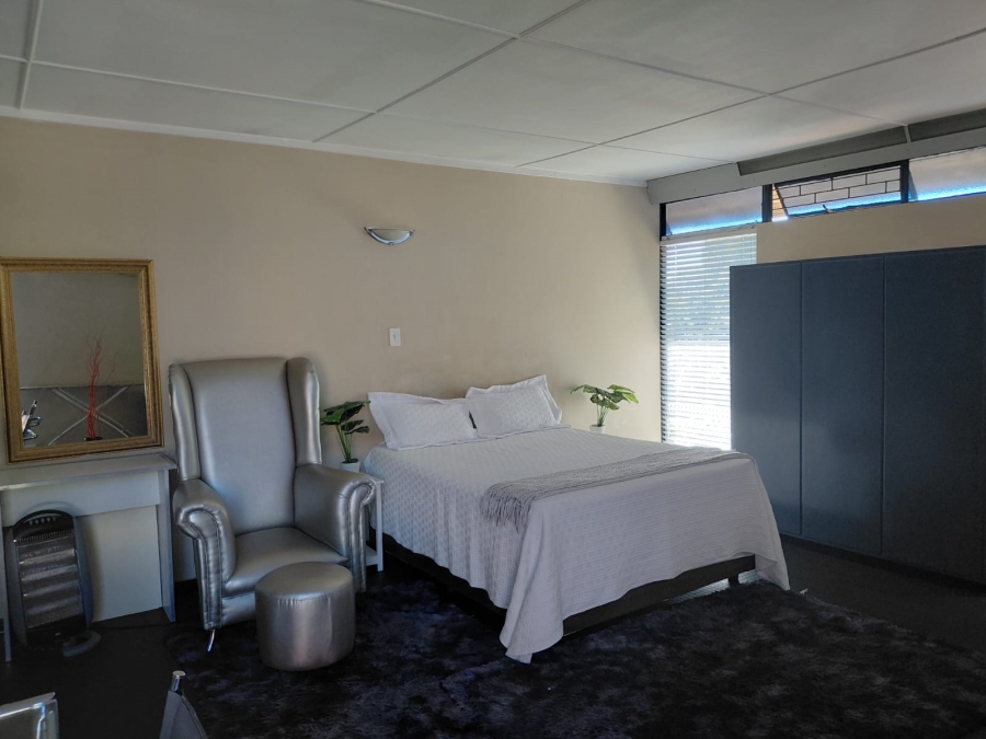 1 Bedroom Property for Sale in Florida Hills Gauteng