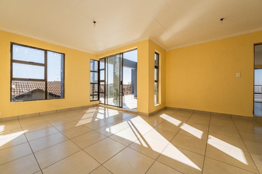 4 Bedroom Property for Sale in Protea Glen Gauteng