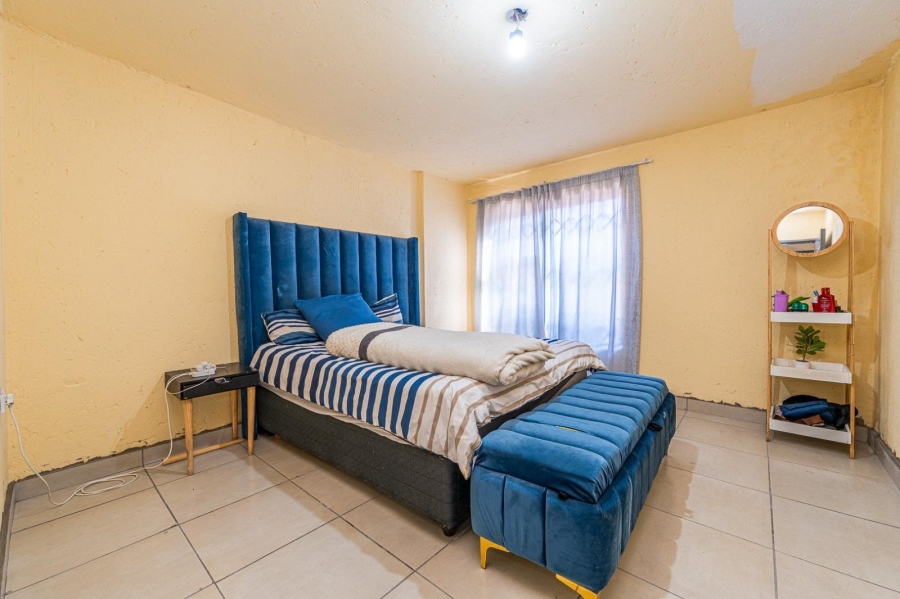 4 Bedroom Property for Sale in Protea Glen Gauteng