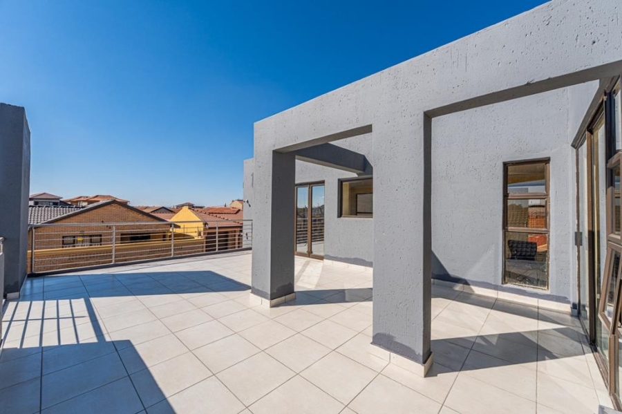 4 Bedroom Property for Sale in Protea Glen Gauteng