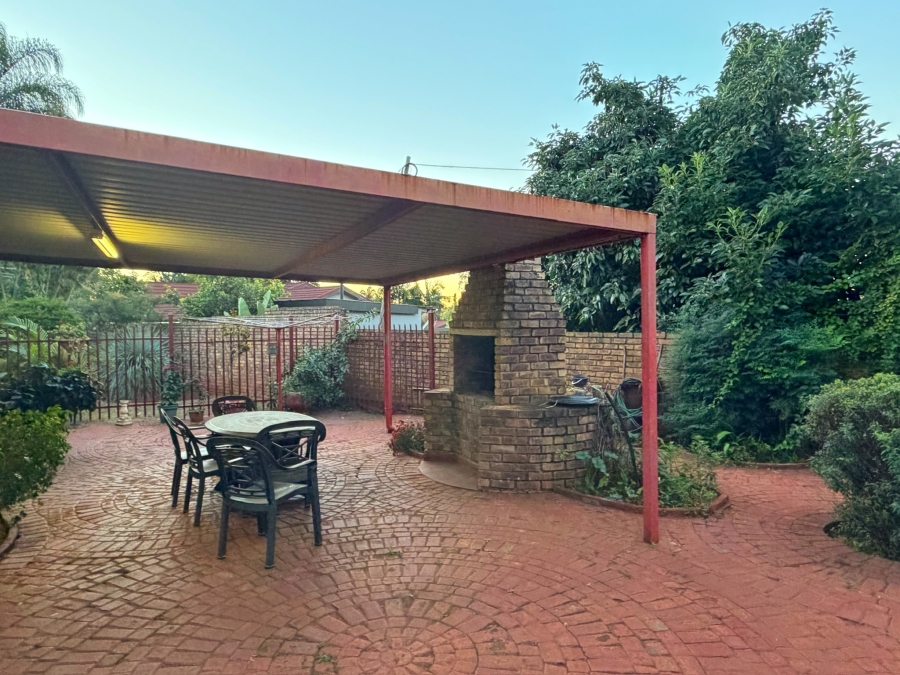 4 Bedroom Property for Sale in Sinoville Gauteng