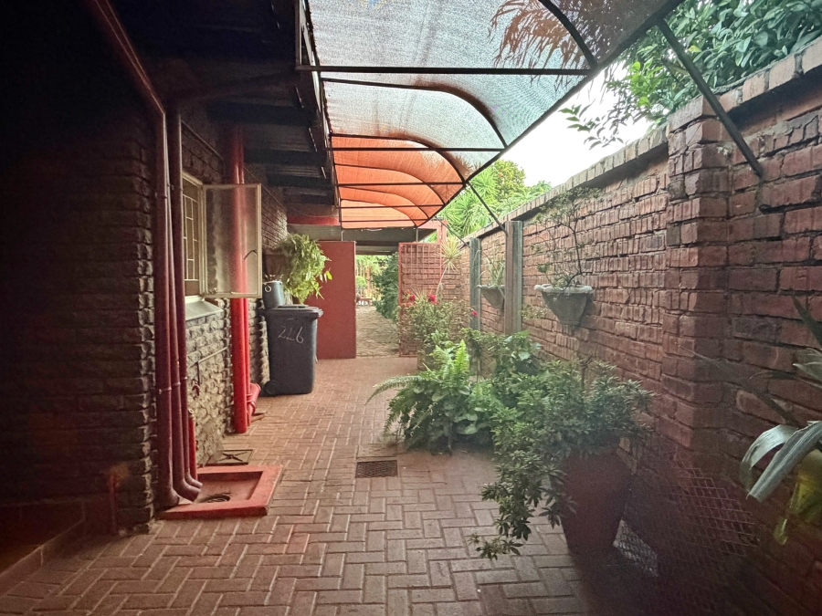 4 Bedroom Property for Sale in Sinoville Gauteng