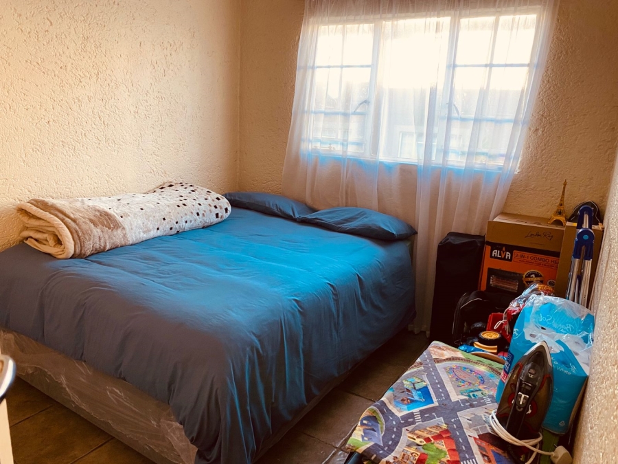 2 Bedroom Property for Sale in Die Hoewes Gauteng