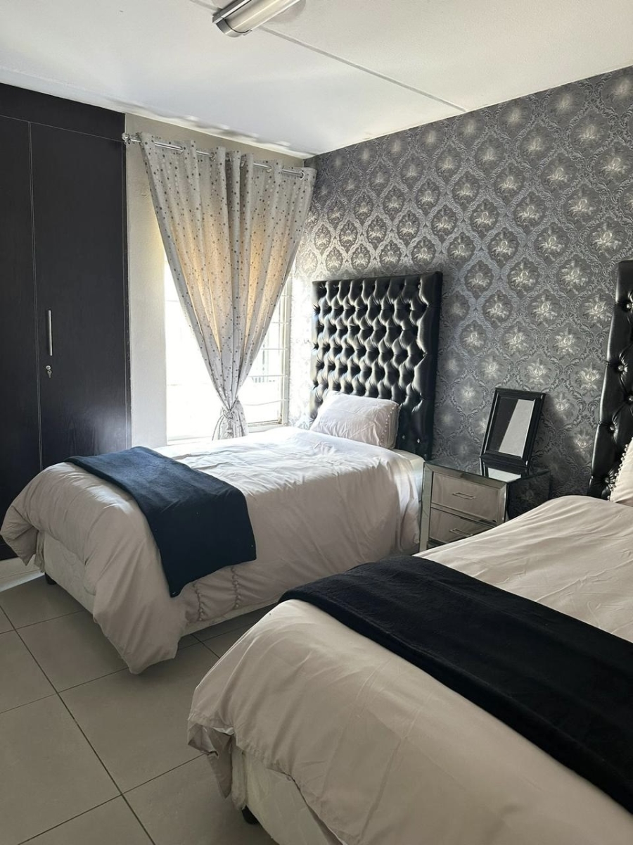 To Let 2 Bedroom Property for Rent in Sandown Gauteng