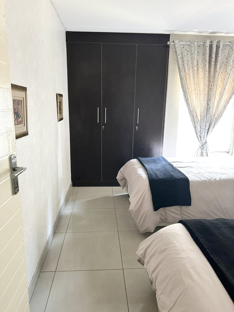 To Let 2 Bedroom Property for Rent in Sandown Gauteng