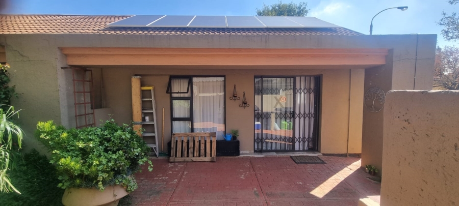 1 Bedroom Property for Sale in Parkrand Gauteng
