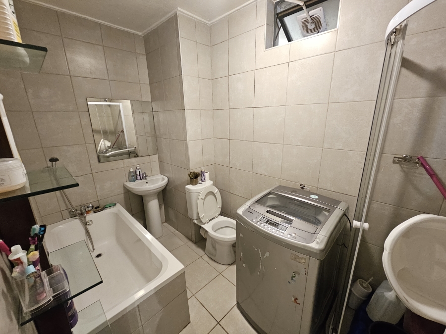 1 Bedroom Property for Sale in Roodepoort Gauteng