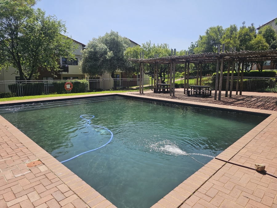 1 Bedroom Property for Sale in Roodepoort Gauteng