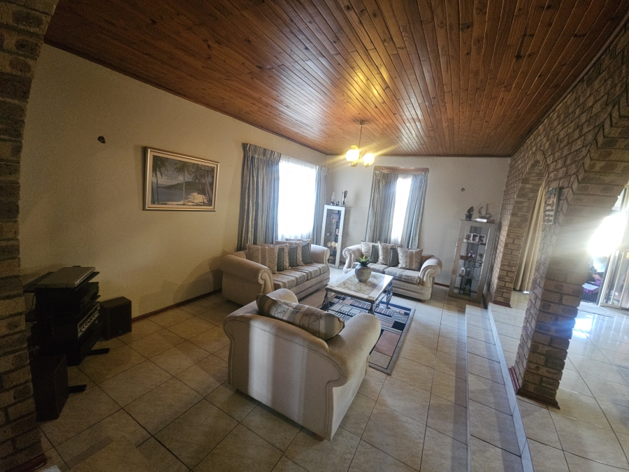 4 Bedroom Property for Sale in Dersley Gauteng