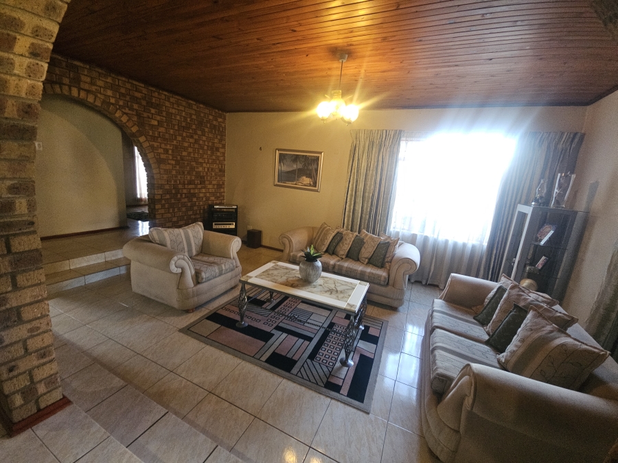 4 Bedroom Property for Sale in Dersley Gauteng