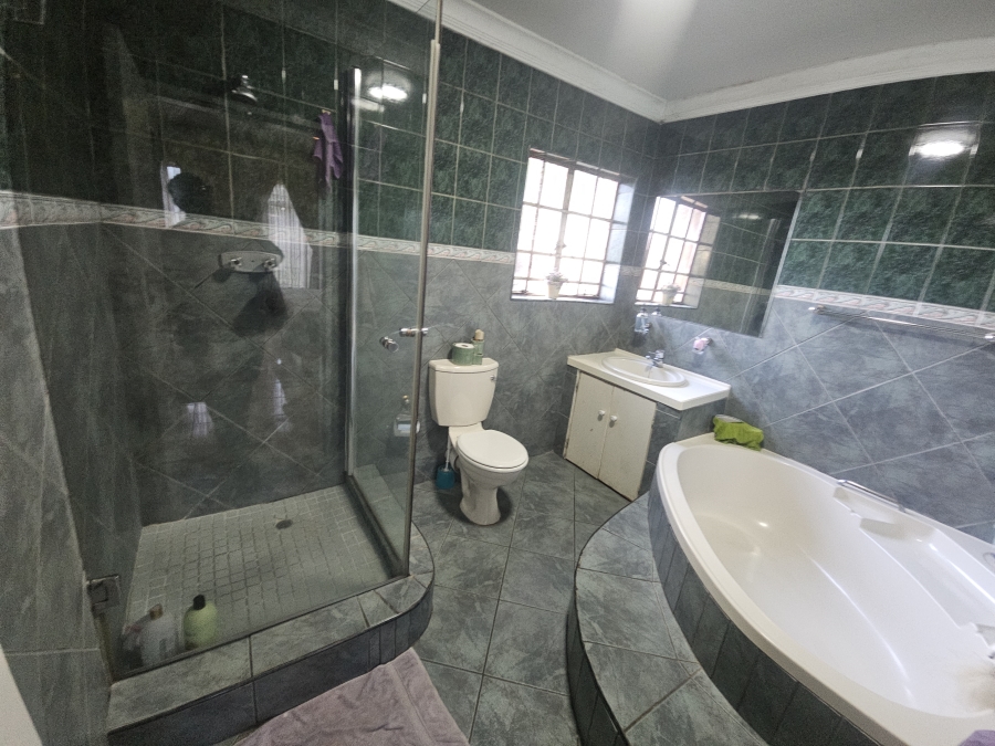 4 Bedroom Property for Sale in Dersley Gauteng