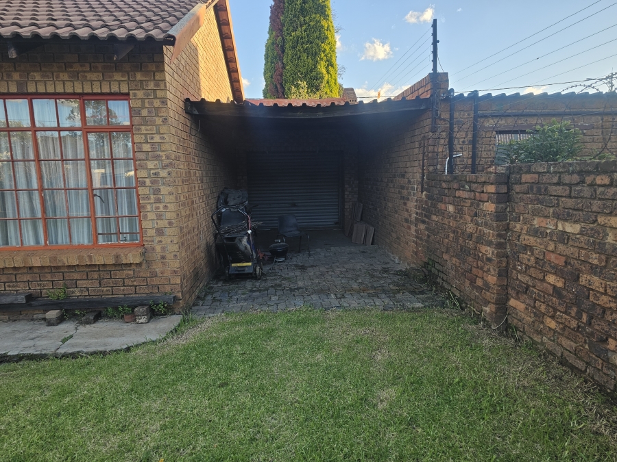 4 Bedroom Property for Sale in Dersley Gauteng