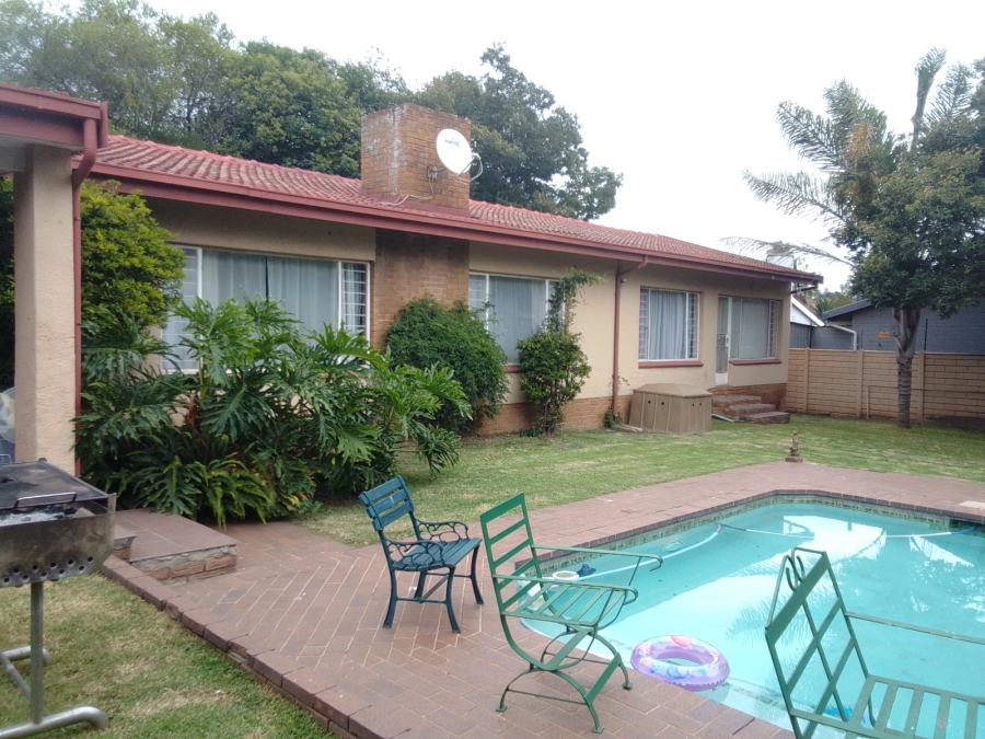 4 Bedroom Property for Sale in Glen Marais Gauteng