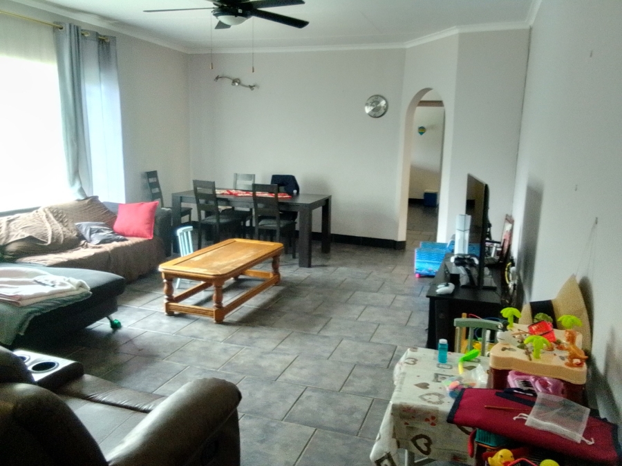4 Bedroom Property for Sale in Glen Marais Gauteng