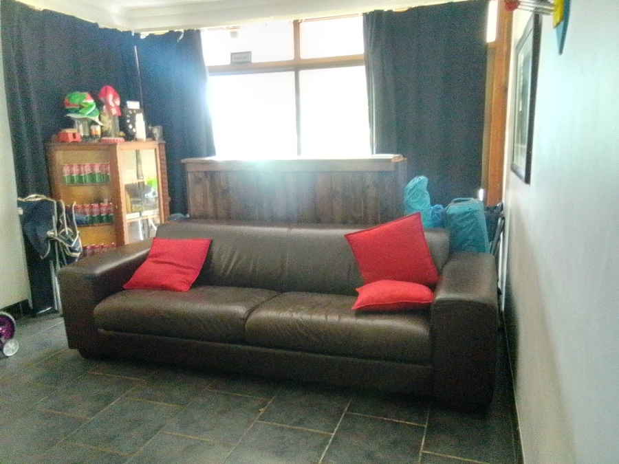 4 Bedroom Property for Sale in Glen Marais Gauteng