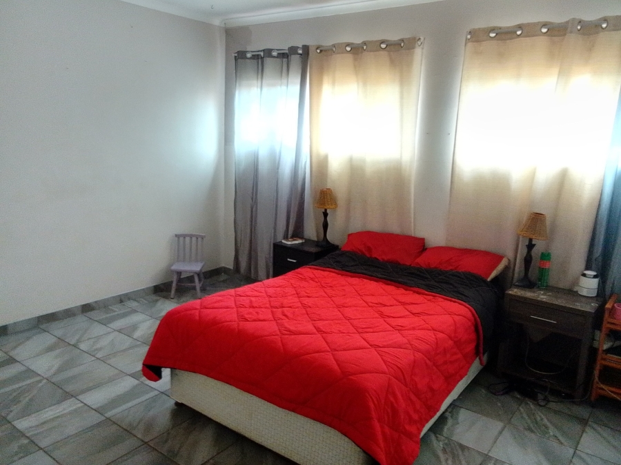 4 Bedroom Property for Sale in Glen Marais Gauteng