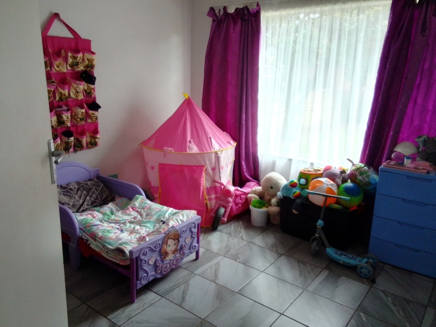 4 Bedroom Property for Sale in Glen Marais Gauteng